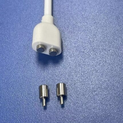 magnetic-charging-cable-smart-watch connector detail